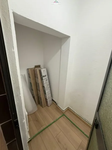 Tirane, jepet me qera dyqan Kati 0, 110 m² 1.500 € (vasil shanto)