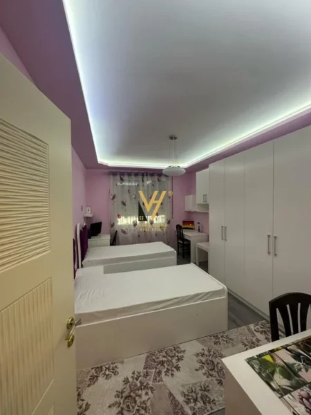 Tirane, shitet apartament 3+1+Aneks+Ballkon Kati 2, 153 m² 265.000 € (OXHAKU)