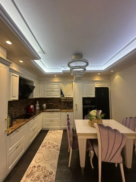 Tirane, shitet apartament 3+1+Aneks+Ballkon Kati 2, 153 m² 265.000 € (OXHAKU)