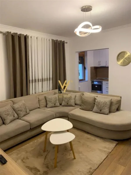 Tirane, jepet me qera apartament 3+1+Aneks+Ballkon Kati 3, 85 m² 700 € (RRUGA BARDHYL)