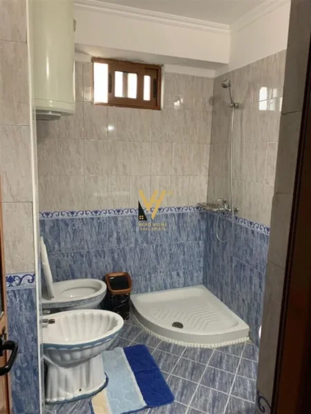 Tirane, jepet me qera apartament 3+1+Aneks+Ballkon Kati 3, 85 m² 700 € (RRUGA BARDHYL)