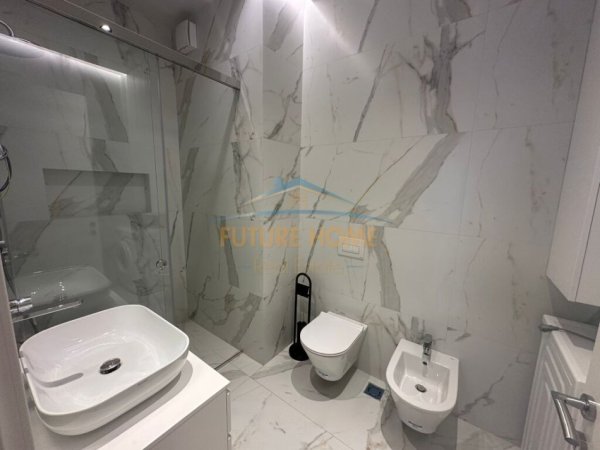 Tirane, jepet me qera apartament 2+1+Ballkon Kati 5, 122 m² 1.200 € (Kompleksi Deliorgji)