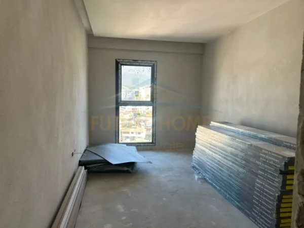 Tirane, shitet apartament 2+1+Ballkon Kati 9, 102 m² 150.000 € (Porcelan)