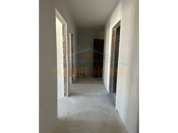 Tirane, shitet apartament 2+1+Ballkon Kati 9, 102 m² 150.000 € (Porcelan)