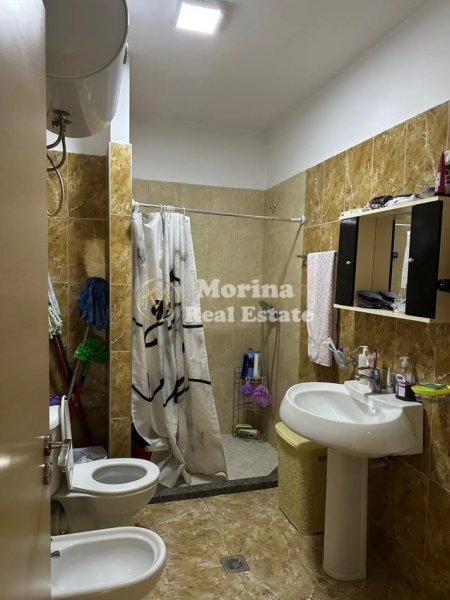 Tirane, jepet me qera apartament 2+1 Kati 2, 95 m² 600 € (Rruga Hamdi Sina)