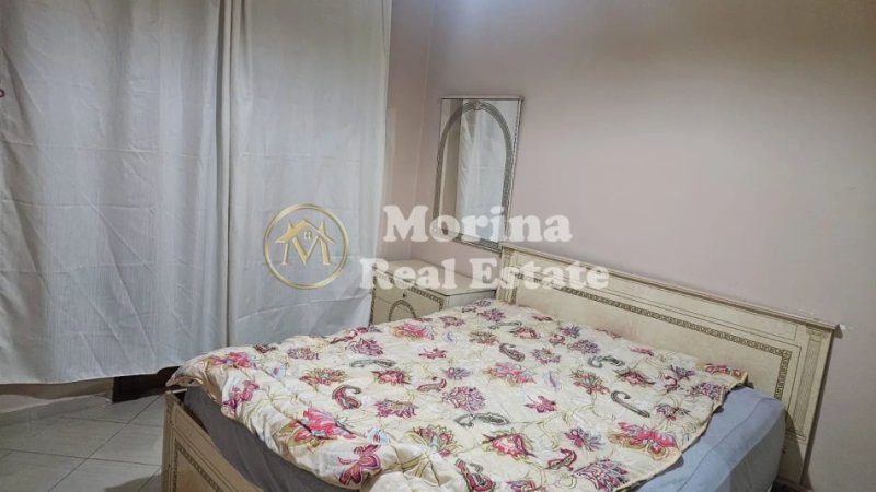 Tirane, jepet me qera apartament 2+1 Kati 1, 85 m² 400 € (Kombinat)