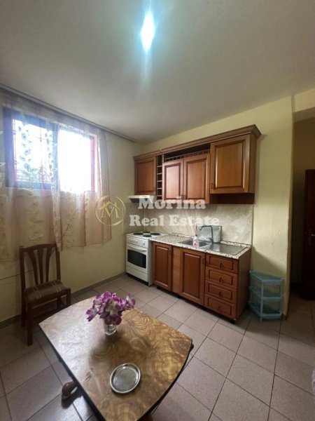 Tirane, jepet me qera apartament 1+1 Kati 1, 55 m² 330 € (Rruga E Dibres)
