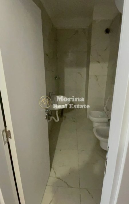 Tirane, jepet me qera apartament 1+1 Kati 1, 82 m² 400 € (Univers City)