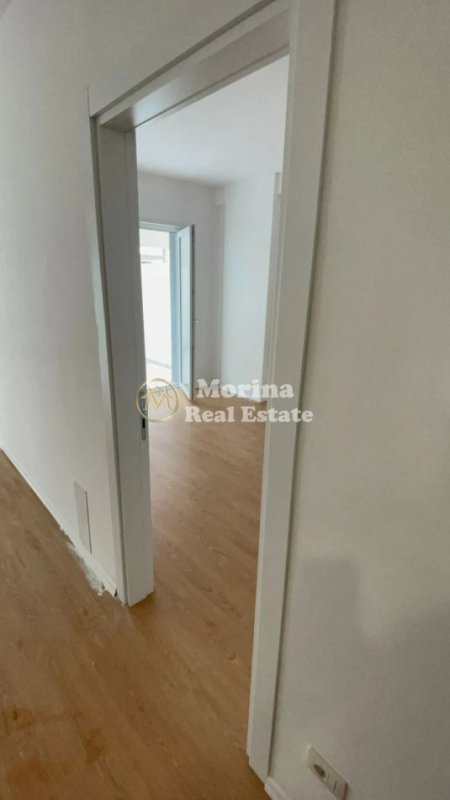 Tirane, jepet me qera apartament 1+1 Kati 1, 82 m² 400 € (Univers City)