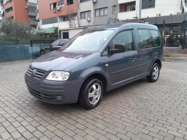 Tirane, shitet makine Vw caddy Nafte, gri e erret manuale Klima 250 km 5.500 €