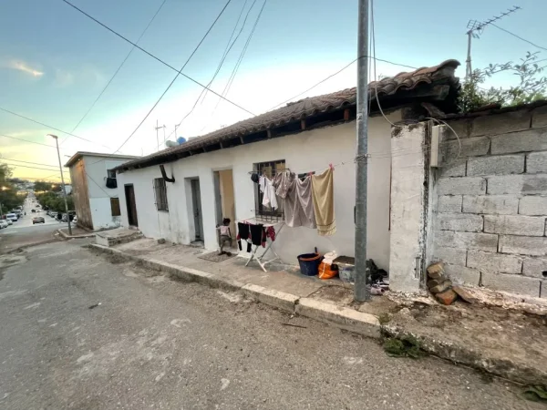 Tirane, shes Vile 4+1 Kati 0, 103 m² 85.000 € (Kombinat)