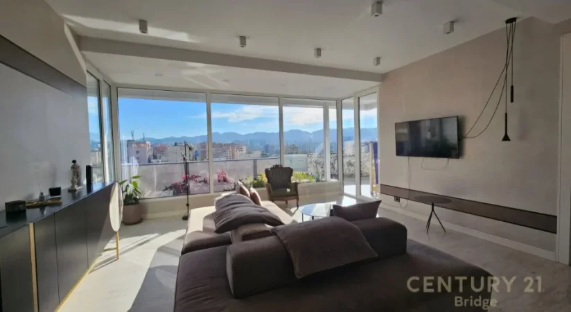 Tirane, shitet apartament 2+1 Kati 6, 170 m² 380.000 € (Ish Ekspozita)