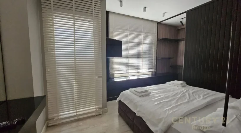 Tirane, shitet apartament 2+1 Kati 6, 170 m² 380.000 € (Ish Ekspozita)