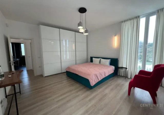 Tirane, jepet me qera Vile 4+1+Aneks+Ballkon Kati 3, 574 m² 2.000 € (Berzhite)