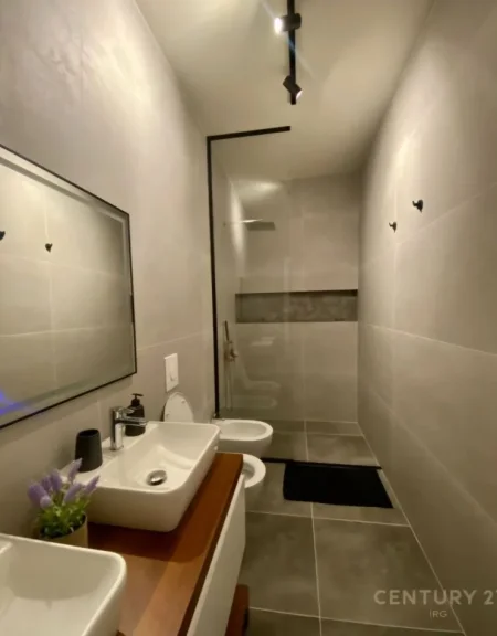 Dhermi - Palase, shitet apartament 2+1+Ballkon Kati 0, 80 m² 660.000 € (Dhermi)