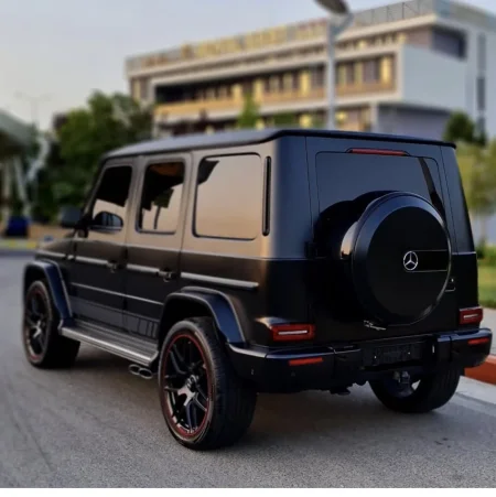 Tirane, shes makine Benzin, e zeze automatik Klima 110.000 km 190.000 €