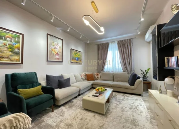 Tirane, shitet apartament 3+1+Ballkon Kati 4, 150 m² 320.000 € (Zogu I Zi)