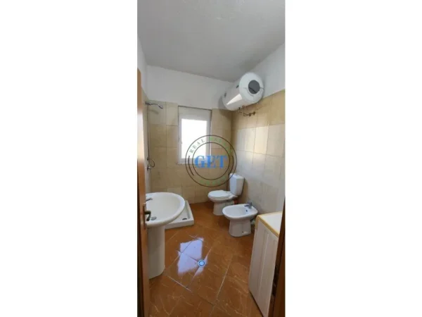 Durres, shitet apartament 2+1+Ballkon Kati 5, 85 m² 95.000 € (Plazh Iliria)
