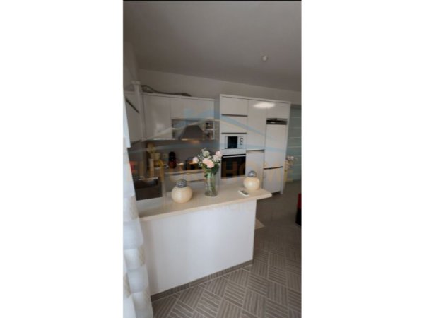 Tirane, jepet me qera apartament 1+1 Kati 3, 67 m² 480 € (Bulevardi i Kasharit)
