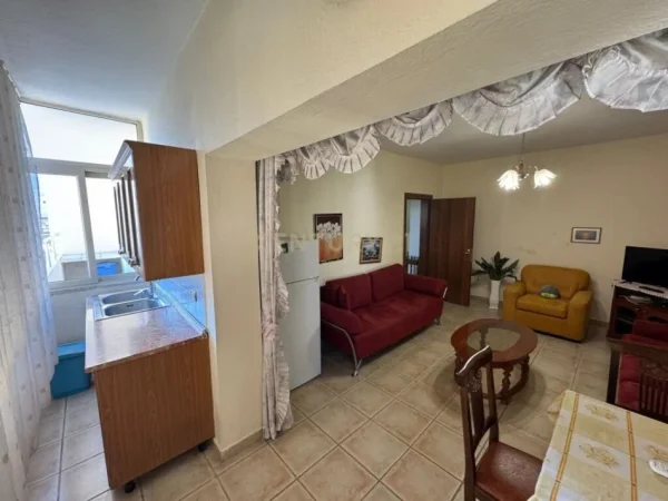 Tirane, jap me qera apartament 1+1+Ballkon , 76 m² 600 € (Komuna e Parisit)