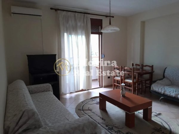 Tirane, jepet me qera apartament 1+1+Ballkon Kati 5, 65 m² 500 € (Ish Ekspozita)