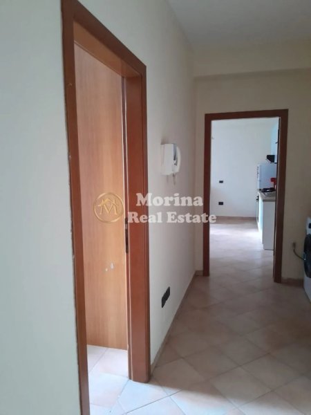 Tirane, jepet me qera apartament 1+1+Ballkon Kati 5, 65 m² 500 € (Ish Ekspozita)