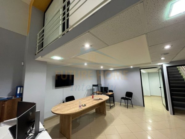 Tirane, jepet me qera ambjent biznesi Kati 0, 120 m² 1.000 € (Rruga e Elbasanit)