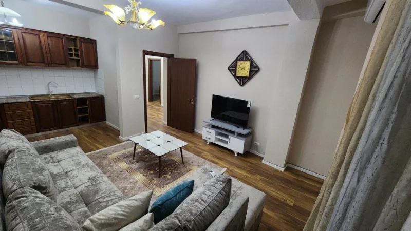 Tirane, jepet me qera apartament 2+1+Ballkon Kati 4, 105 m² 700 € (rruga Besim Imami)
