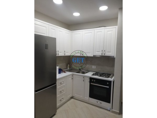 Durres, jepet me qera apartament 3+1+Ballkon Kati 6, 110 m² 500 € (Zjarrfiksja)