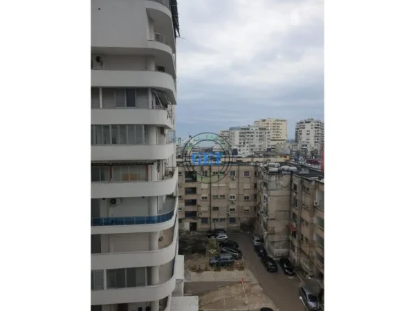 Durres, jepet me qera apartament 3+1+Ballkon Kati 6, 110 m² 500 € (Zjarrfiksja)