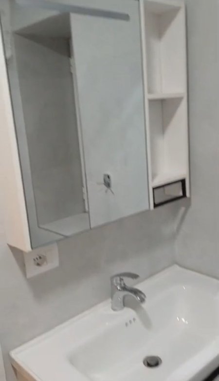 Tirane, jepet me qera garsonier 1+1 Kati 2, 40 m² 450 € (rruga Elbasanit)