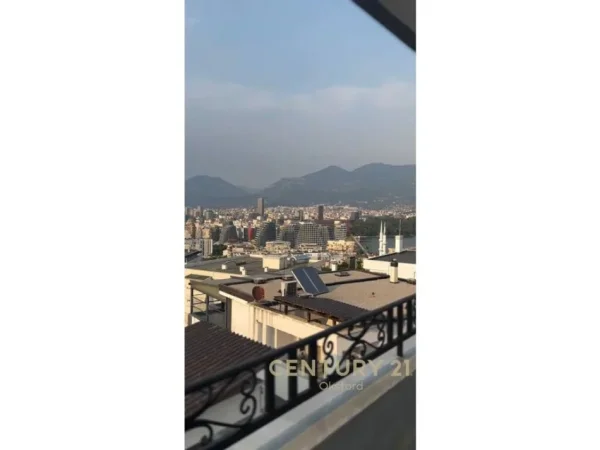 Tirane, jap me qera apartament 2+1+2+POST PARKIMI , 123 m² 1.000 € (Kopshti Botanik Zoologjik)