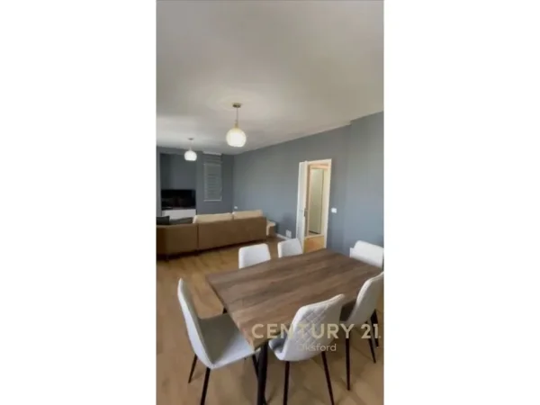 Tirane, jap me qera apartament 2+1+2+POST PARKIMI , 123 m² 1.000 € (Kopshti Botanik Zoologjik)