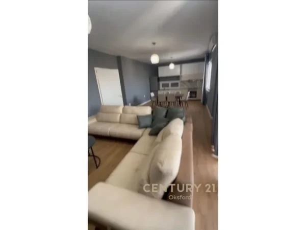 Tirane, jap me qera apartament 2+1+2+POST PARKIMI , 123 m² 1.000 € (Kopshti Botanik Zoologjik)