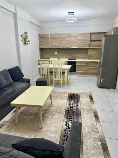 Tirane, jepet me qera apartament 2+1 Kati 5, 95 m² 500 € (ASTIR)