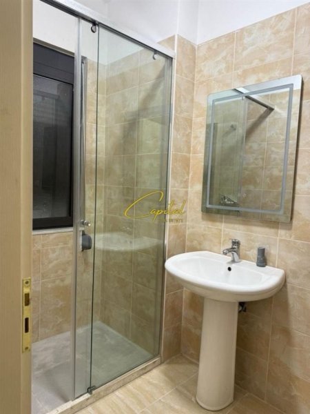 Tirane, jepet me qera apartament 2+1 Kati 5, 95 m² 500 € (ASTIR)