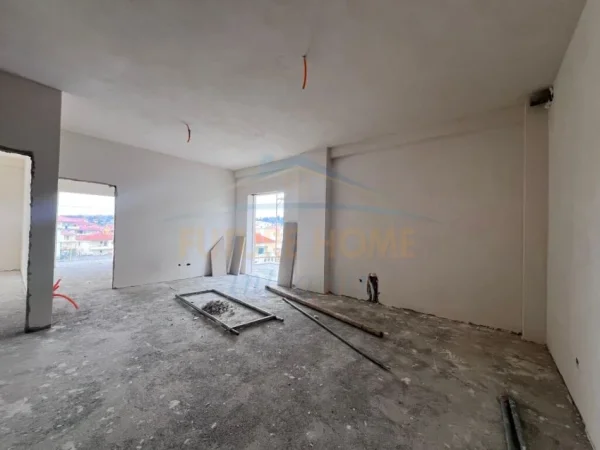 Tirane, shitet apartament 2+1+2 Kati 2, 110 m² 177.500 € (Rezidenca Porta e Re Sauk)!!PRANOHET MAKINE!!