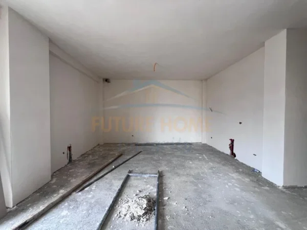 Tirane, shitet apartament 2+1+2 Kati 2, 110 m² 177.500 € (Rezidenca Porta e Re Sauk)!!PRANOHET MAKINE!!