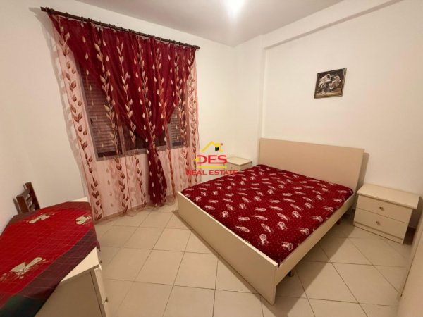 Vlore, jepet me qera apartament 1+1+Ballkon Kati 6, 70 m² 300 € (Rruga Çajupi)