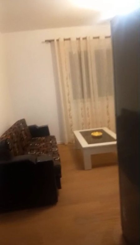 Tirane, jepet me qera shtepi 1+1 Kati 1, 55 m² 400 € (rruga Nikolla Nishku)