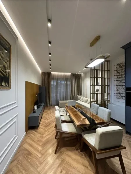 Tirane, jepet me qera apartament 2+1+Ballkon , 111 m² 1.200 € (Rruga e kavajes)