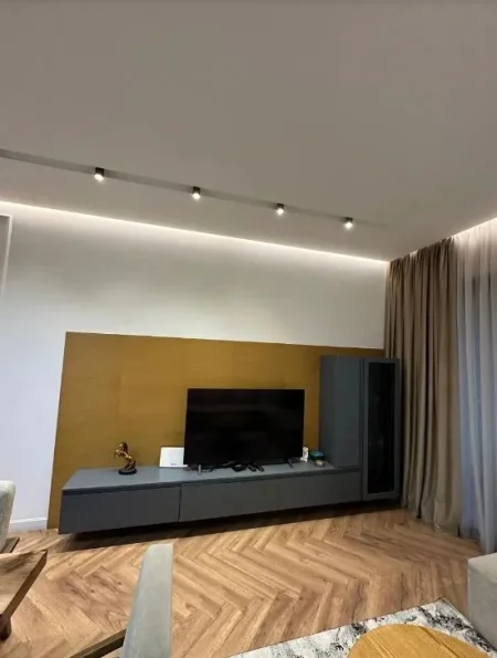 Tirane, jepet me qera apartament 2+1+Ballkon , 111 m² 1.200 € (Rruga e kavajes)