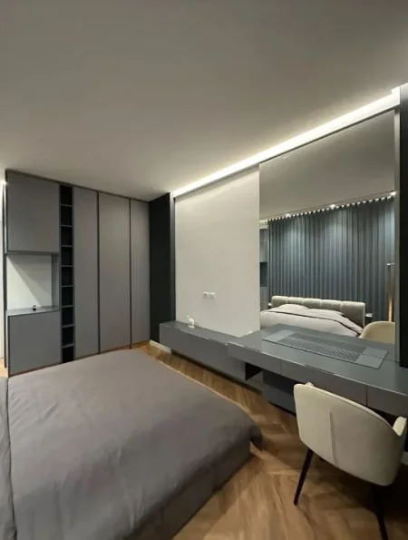 Tirane, jepet me qera apartament 2+1+Ballkon , 111 m² 1.200 € (Rruga e kavajes)