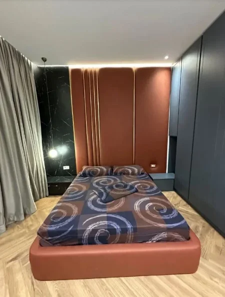Tirane, jepet me qera apartament 2+1+Ballkon , 111 m² 1.200 € (Rruga e kavajes)