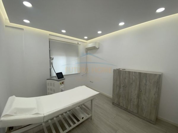 Tirane, shitet ambjent biznesi Kati 6, 125 m² 30.000 € (Blloku)
