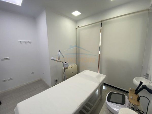 Tirane, shitet ambjent biznesi Kati 6, 125 m² 30.000 € (Blloku)