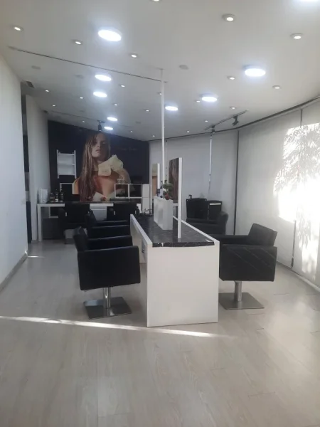 Tirane, shitet aktivitet biznesi Kati 1, 100 m² 22.000 € (Nikolla Tupe)