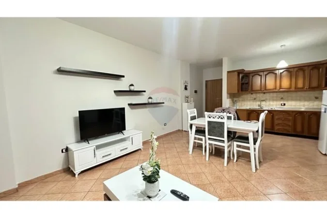 Tirane, jepet me qera apartament 2+1 Kati 6, 106 m² 650 € (Rruga e Kavajes, perballe Delijorgjit)