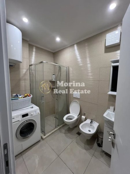 Tirane, jepet me qera apartament 2+1+Ballkon Kati 4, 85 m² 800 € (Qender)