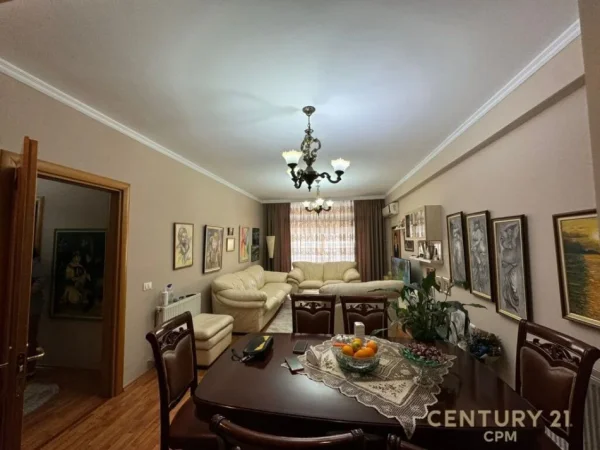 Tirane, shes apartament 2+1+2 , 118 m² 250.000 € (Komuna e Parisit)